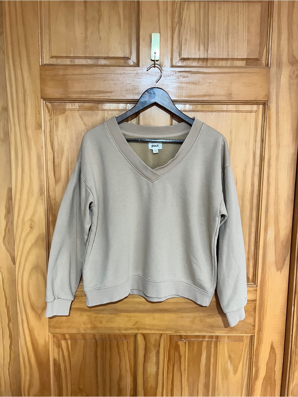 Pact Women's V-Neck Sweatshirt in Sand